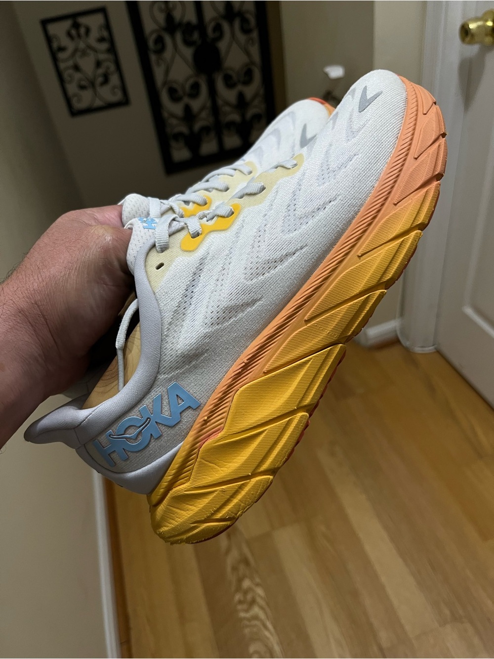 Hoka One Arahi 6
Comfort/Athletic Medical Field
Medical Field Shoes
Size 8 Women